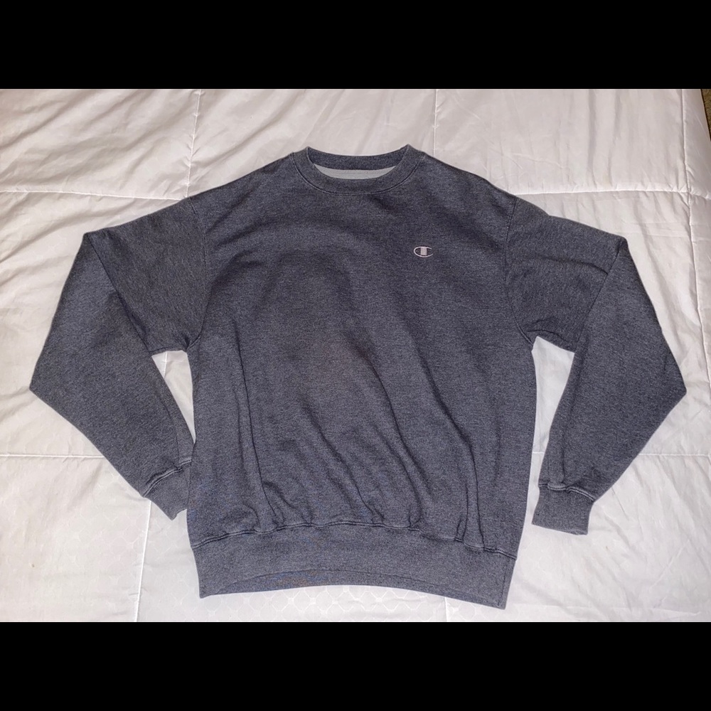 L Champion sweat shirt